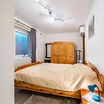 Διαμέρισμα 11 *